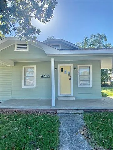 2 bed, 1.0 bath, 867 sqft, $1,000 — Photo 1