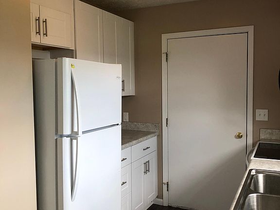 4th image of 2108 Bridgewater Cir #B