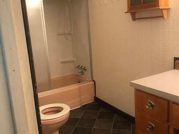 4th image of 359 3rd Ave