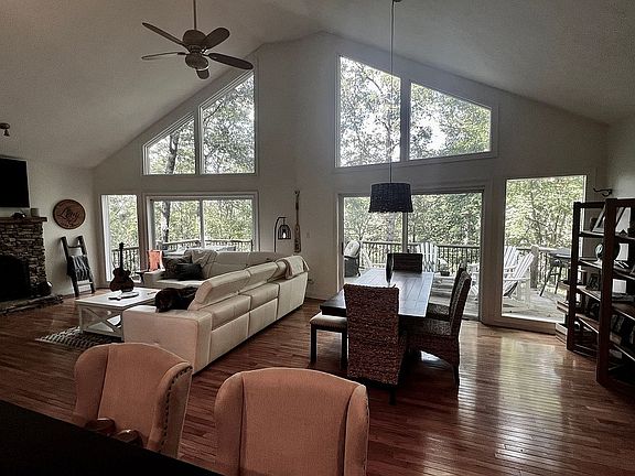 3rd image of 63 Toto Creek Dr E