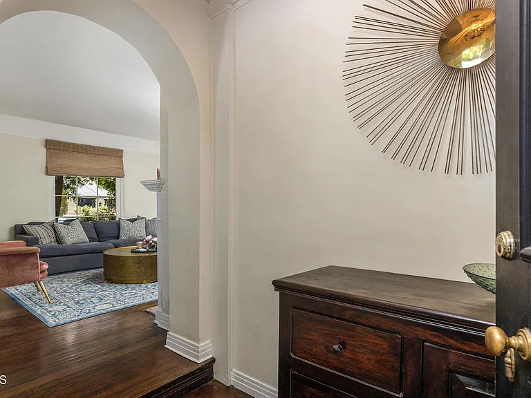 840 Victoria Dr — Photo 6