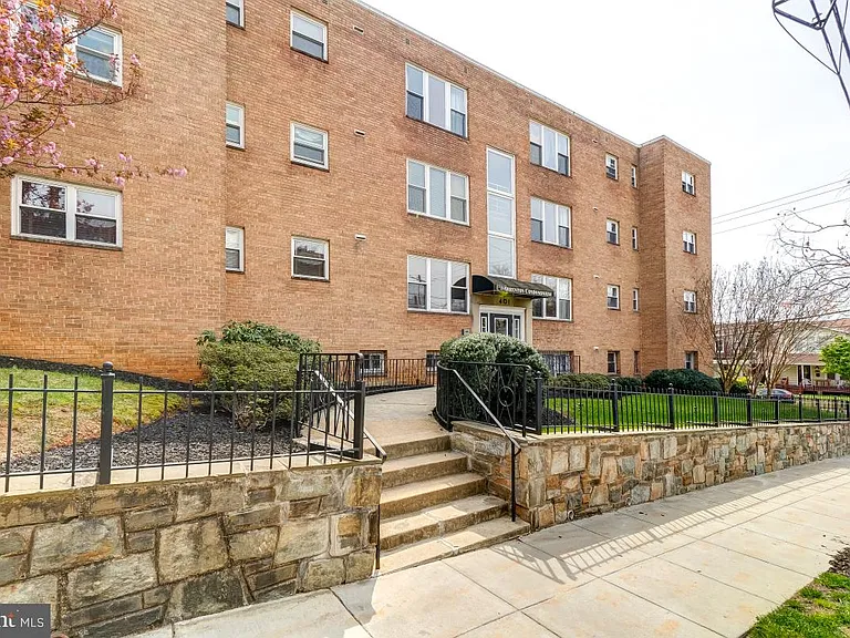 401 Evarts St NE #301 — Photo 2