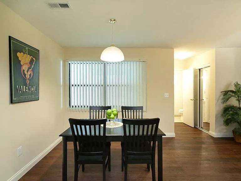 The Elms Apartments — Photo 15