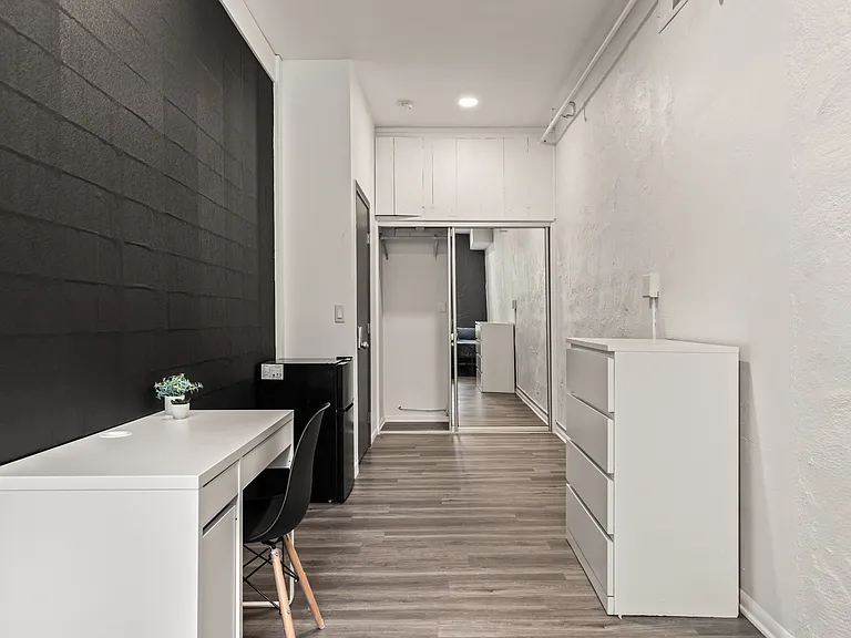 832 Hilgard Ave — Photo 25