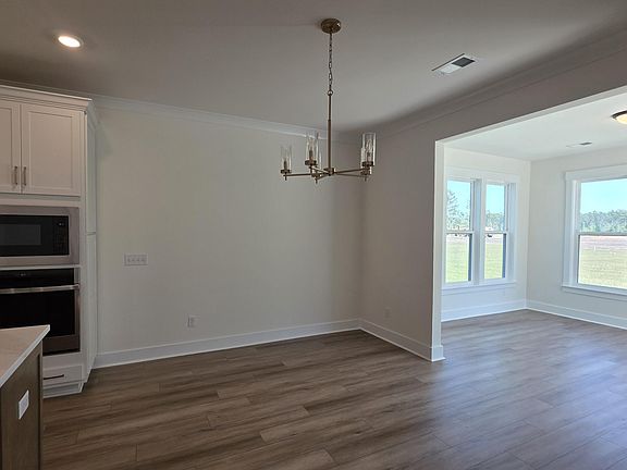 5th image of 256 Huguenot Trl