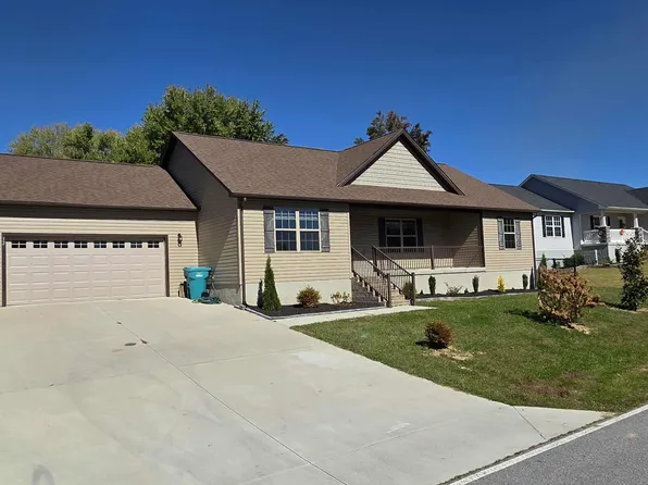 32 Capitol Dr, Crossville, TN 38555