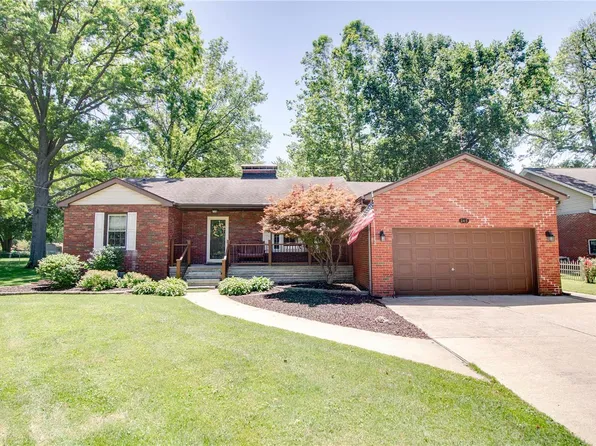 245 Westwood Pl, East Alton, IL 62024