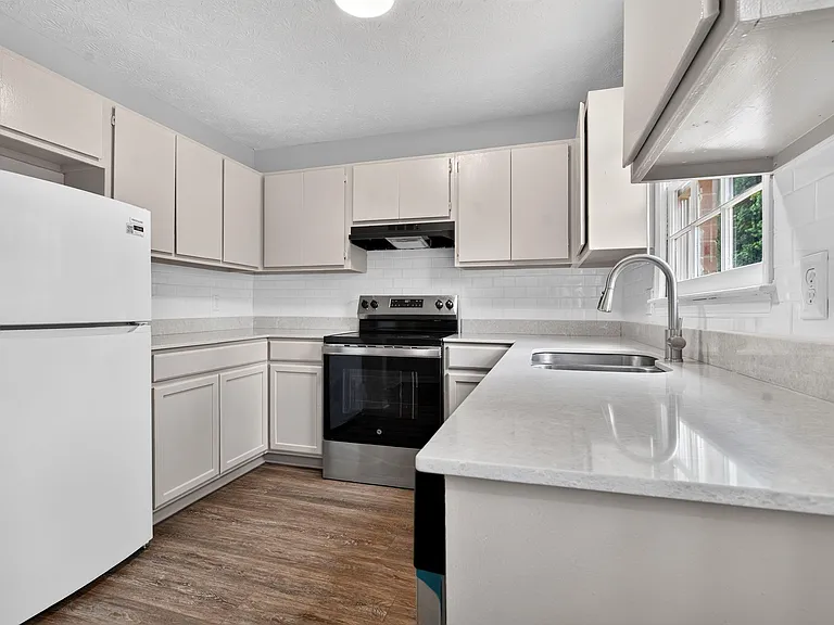 Sweet Pine Dr — Photo 8