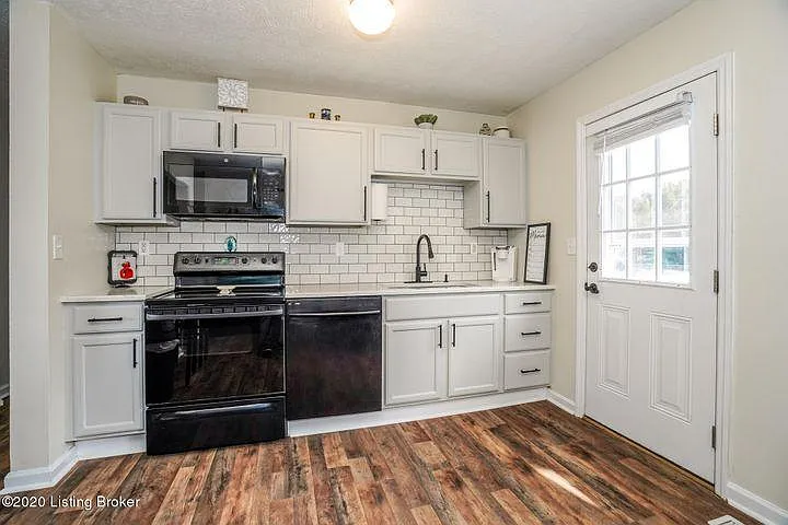 5203 Baywood Dr — Photo 4