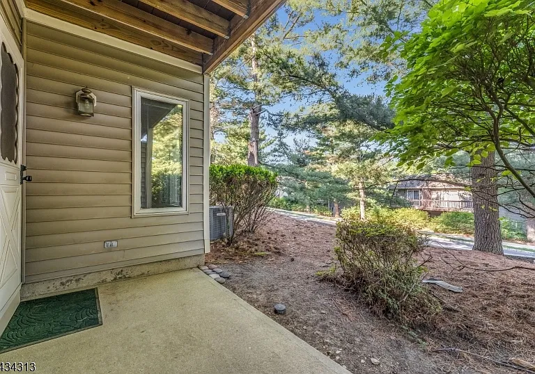 13 Augusta Dr — Photo 17