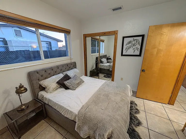 1037 SW 76th Ave — Photo 6