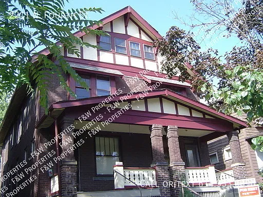 2211 N 4th St