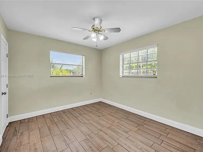 17130 NE 7th Ave — Photo 12