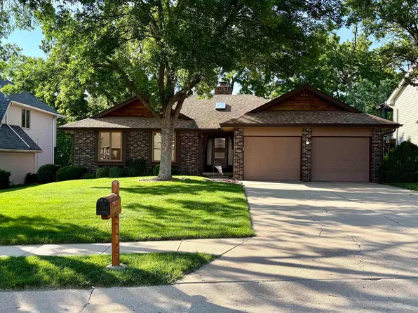 15922 Nottingham Dr, Omaha, NE 68118