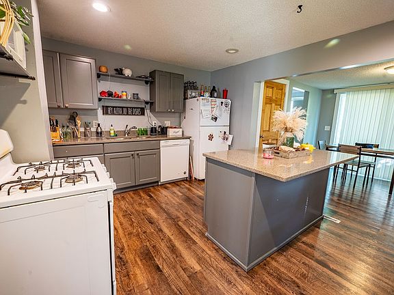 3rd image of 306 W Main Street