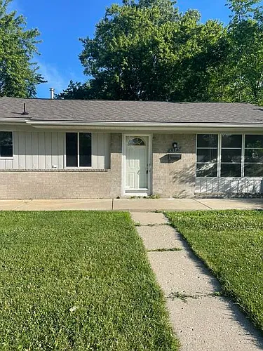 8375 Hillcrest Blvd Photo 1