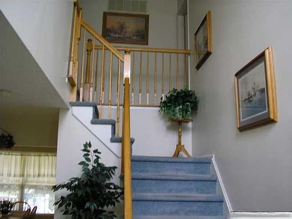 5th image of 429 Vista Ct