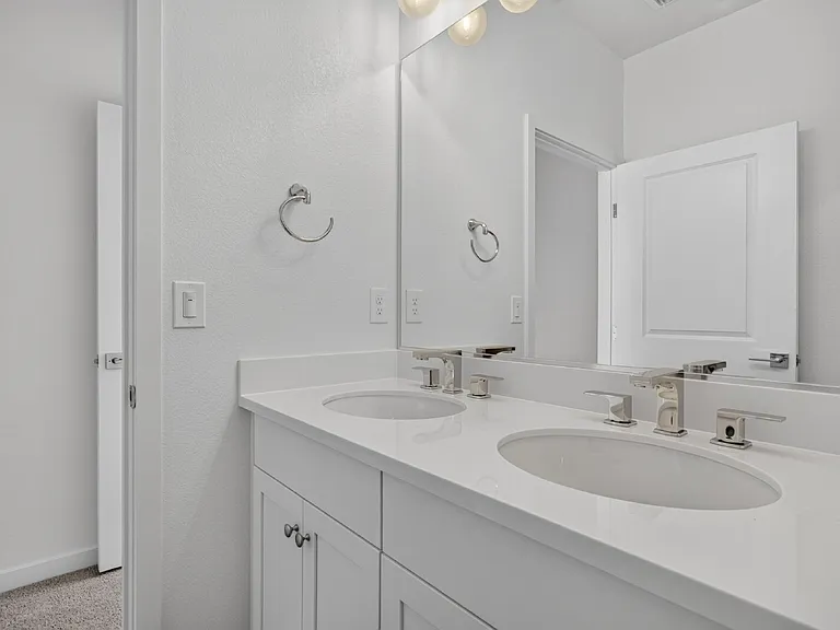 6525 Jacinto Ave — Photo 31