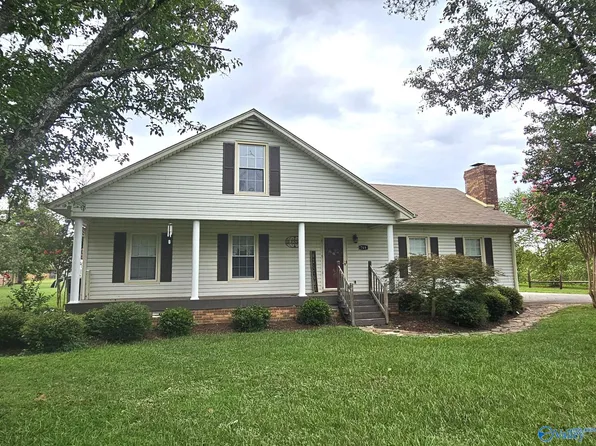 768 Knotty Walls Rd, Owens Cross Roads, AL 35763