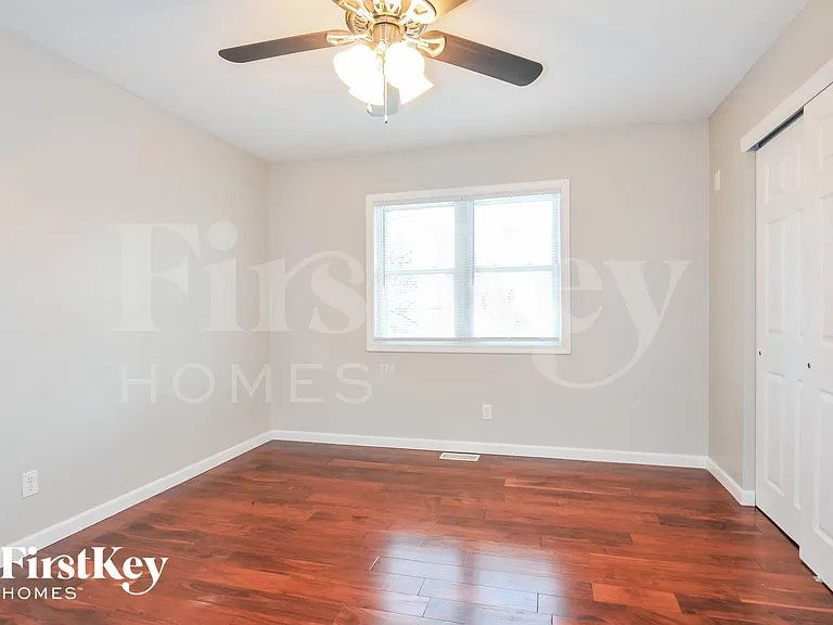 1562 Glenage Dr — Photo 12