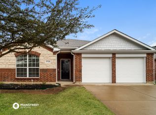 2720 Triple Crown Ln, Grand Prairie, TX 75051