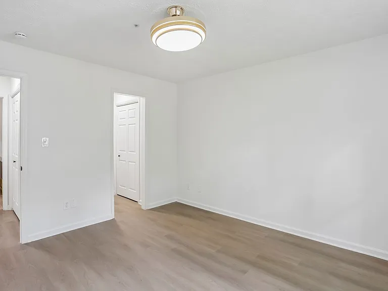 2280 Wellington Cir — Photo 13