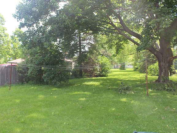 4th image of 1837 Kellogg Ave