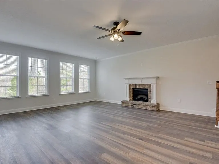 1011 Spotswood Cir — Photo 39