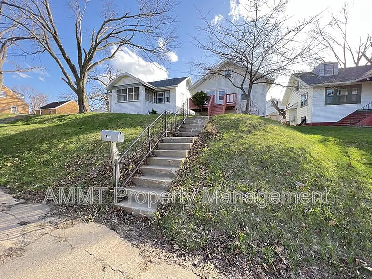 421 19th St NE — Photo 14