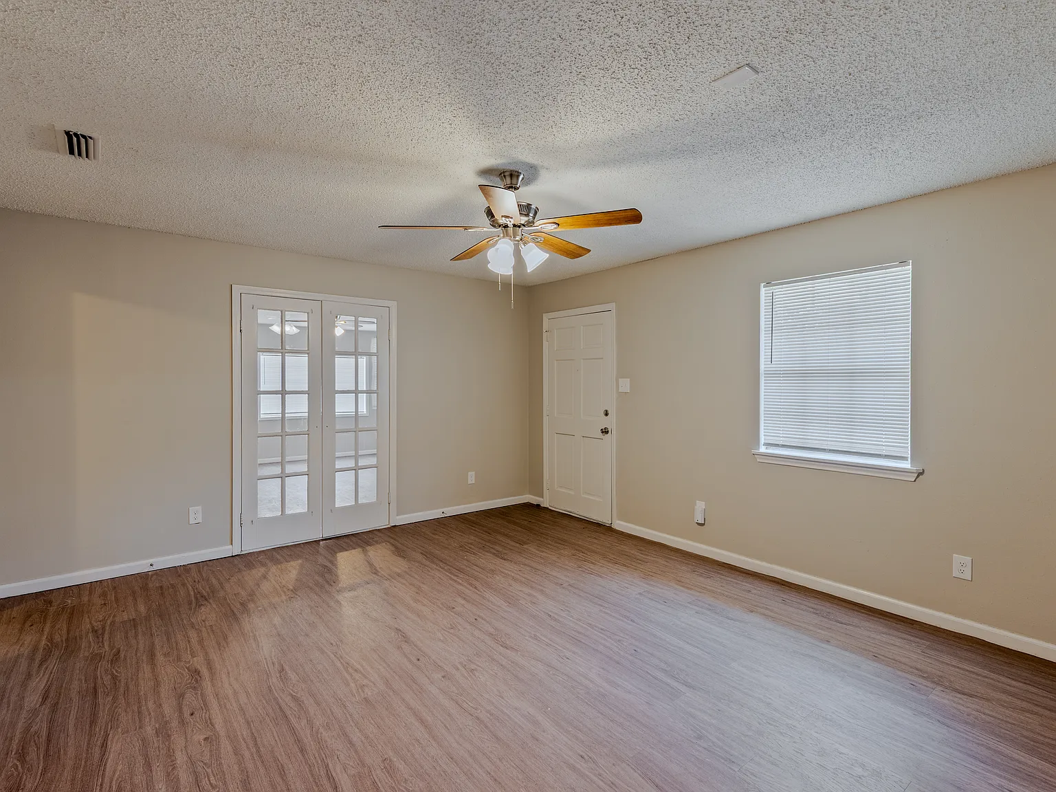 1602 Harmon Drive — Photo 3