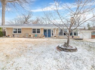 192 Valley Dr, East Alton, IL 62024