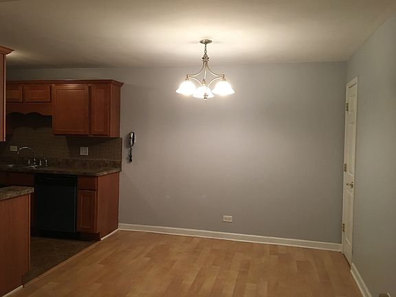 3rd image of 16W465 Mockingbird Ln APT 208