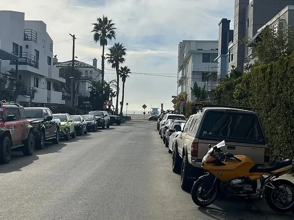 Rose Apartments, LLC, 33 Driftwood St APT 6, Marina Del Rey, CA 90292
