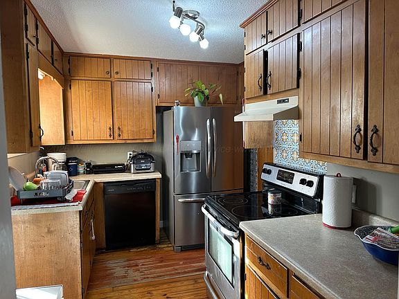 3rd image of 701 15th St W