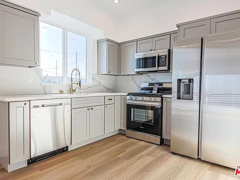 11443 1/2 Hatteras St — Photo 11