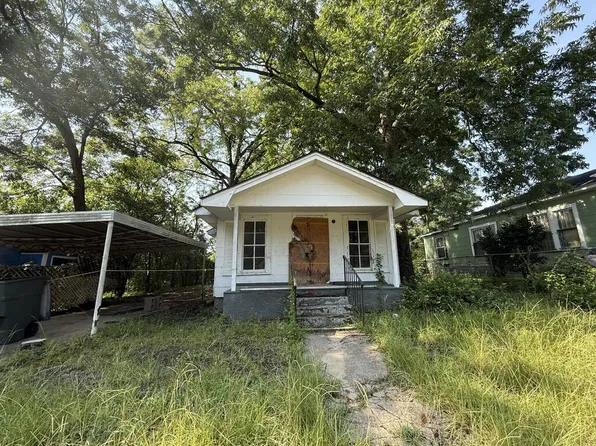 667 Chickasaw St, Dothan, AL 36303