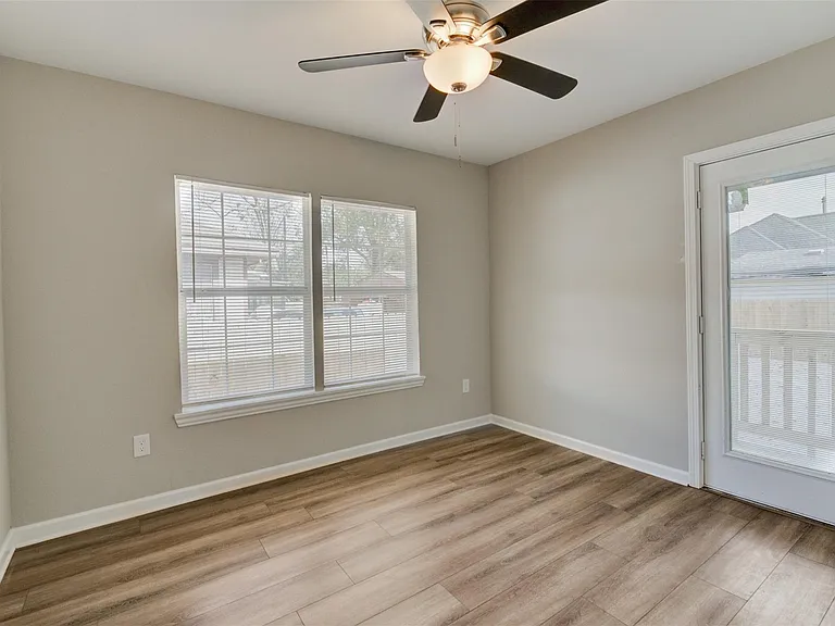2214 McKee St — Photo 11