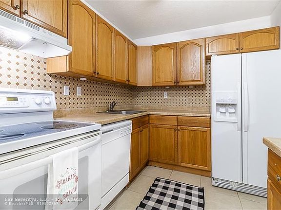 5th image of 7118 Ashmont Cir #105