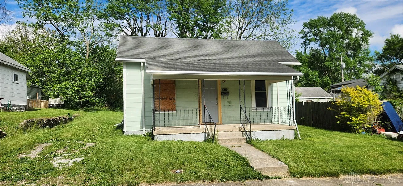 717 Kennedy St photo 1