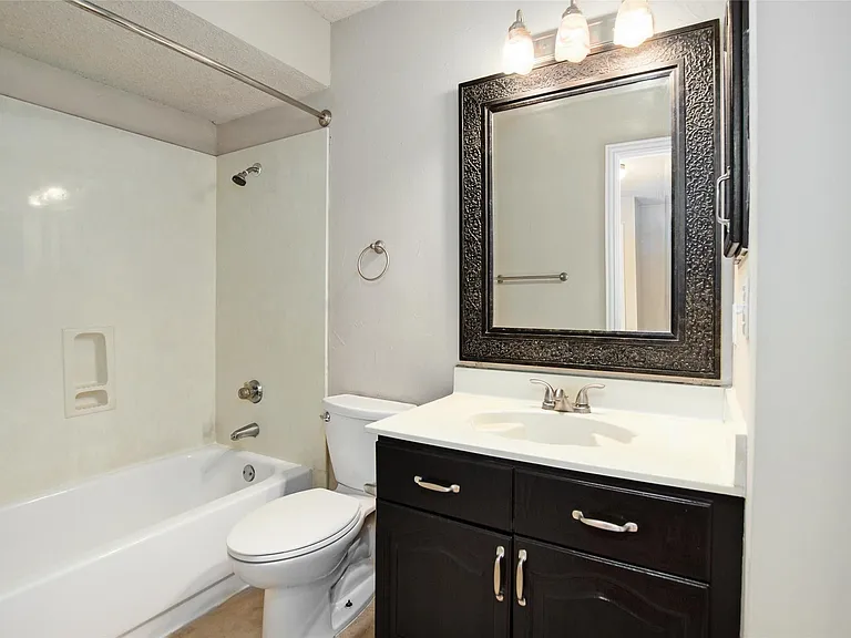 885 Parker Dr — Photo 9