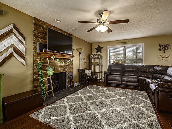 4th image of 2501 Andersonville Dr