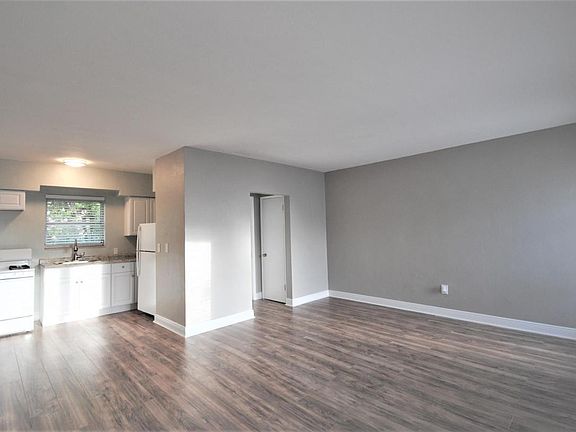 4th image of 9270 E Bay Harbor Dr APT 6B