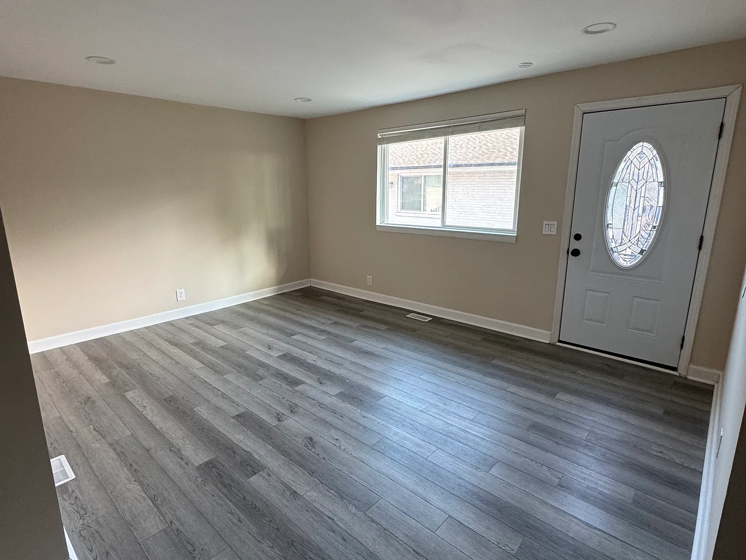 2 bed, 750 sqft, $1,625 — Photo 3