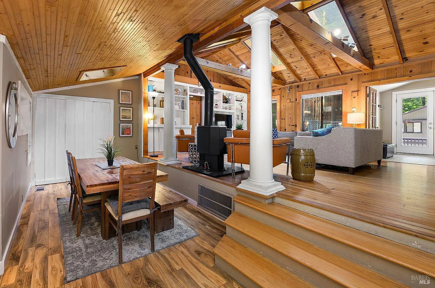 17350 Riverside Drive - Photo 12