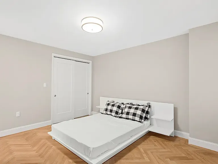 305 E 86th St #10DE — Photo 12