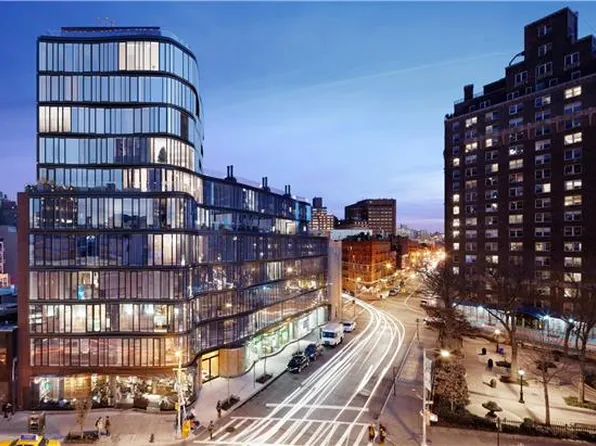 122 Greenwich Avenue image 1 of 12