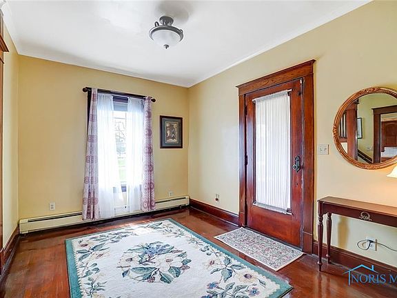 3rd image of 28176 E Broadway St