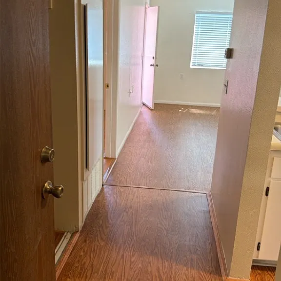 College Ave Apts. — Photo 38