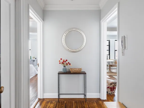 161 West 16th Street image 4 of 10