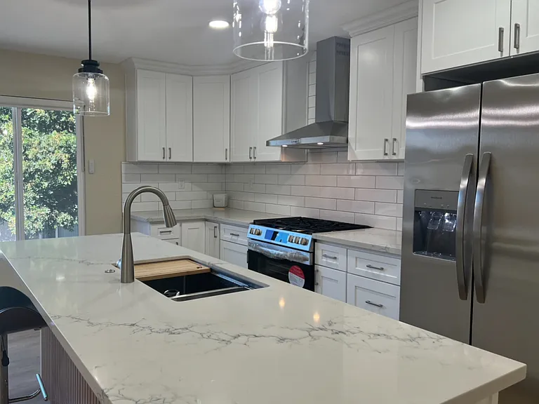 16463 Woodruff Ave — Photo 8
